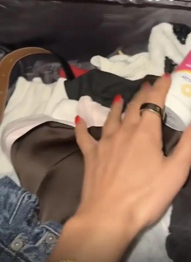 !毛孩子偷偷塞了件东西全网都被暖哭了…开元棋牌app出差打开行李箱直接泪崩(图4) !毛孩子偷偷塞了件东西全网都被暖哭了…开元棋牌app出差打开行李箱直接泪崩(图4)